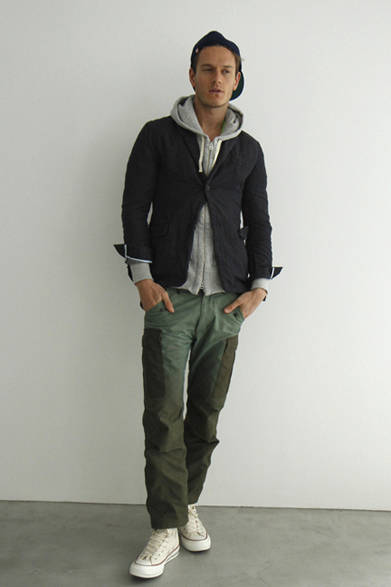 「WRINKLES 3B JACKET」5万220円、「LOOPWHEEL ZIP HOODED」2万520円、「GRADATION GATHER 6POCKET PANTS」3万7800円