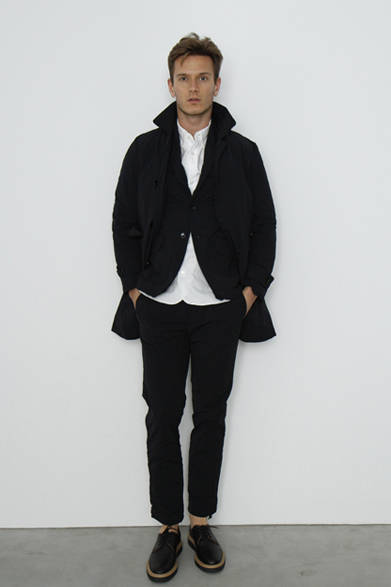 「WRINKLES COAT」5万1300円、「GIZA45 OXFORD B.D SHIRTS」2万520円、「DENIM CLIMBING PANTS」2万520円