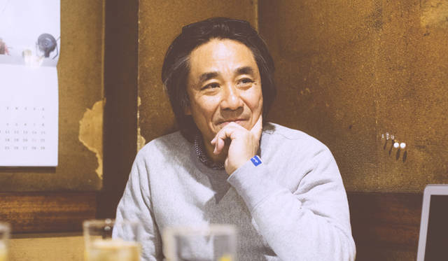 網と鉄板をひとつの焼き台にまとめるため、取り外し、入替が簡単にできる設計となっている