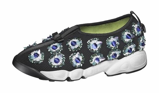 <strong>Dior｜クチュールの贅沢さを詰め込んだDIOR FUSION SNEAKERS」限定発売</strong>　13万5000円（税抜）
