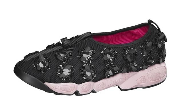<strong>Dior｜クチュールの贅沢さを詰め込んだDIOR FUSION SNEAKERS」限定発売</strong>　13万5000円（税抜）
