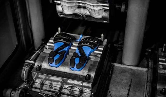 <strong>Dior｜クチュールの贅沢さを詰め込んだDIOR FUSION SNEAKERS」限定発売</strong>　