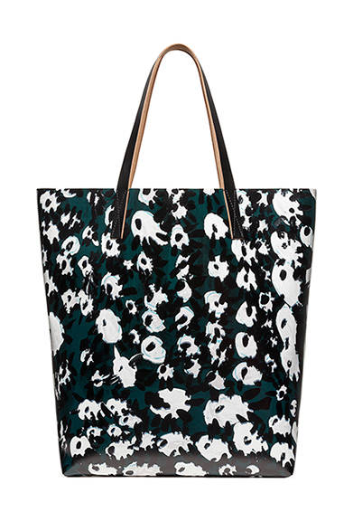 <strong>MARNI｜アウトサイダー アートを用いたアイテムを発表</strong>　バッグ[H37×W36×D8]　3万4000円（税抜）