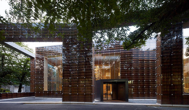 武蔵野美術大学図書館（2010年）