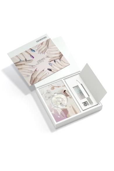 <strong>SWAROVSKI｜ネイルデザイン・ボックス新発売</strong>　