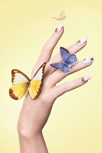 <strong>SWAROVSKI｜ネイルデザイン・ボックス新発売</strong>　Flora