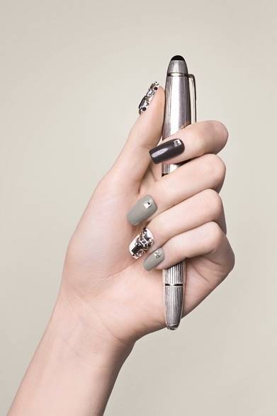 <strong>SWAROVSKI｜ネイルデザイン・ボックス新発売</strong>　Grace