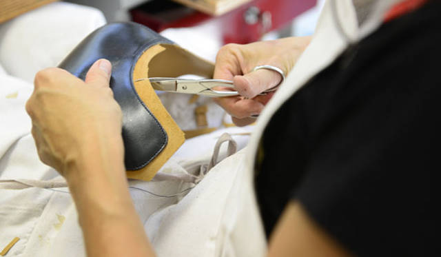 <strong>JOHN LOBB｜ジョンロブ</strong>　アトリエ内部