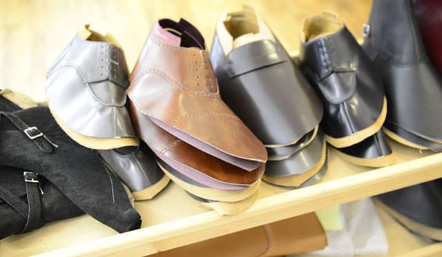 <strong>JOHN LOBB｜ジョンロブ</strong>　アトリエ内部