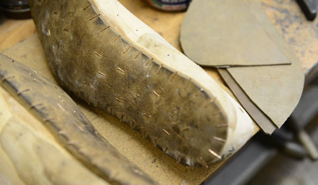 <strong>JOHN LOBB｜ジョンロブ</strong>　アトリエ内部