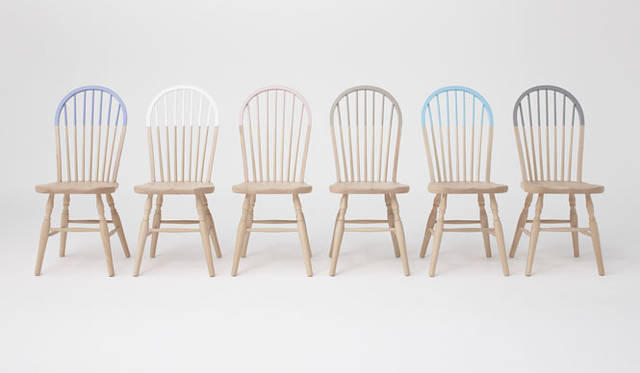 写真のカラーに加え、EDITION BLUE 青山1周年記念限定カラー3色を青山店のみで限定販売