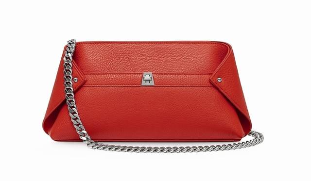 <strong>AKRIS｜世界初のハンドバッグに特化した期間限定ストアオープン</strong>　チェーンアイ　16万6000円（税抜）