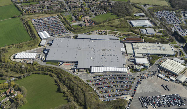 91_aston_martin_gaydon-may-2013 現在のアストンマーティンの本拠地、英国ゲイドンの様子