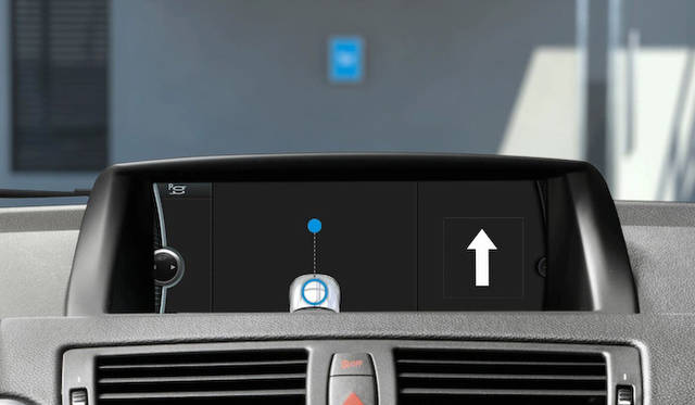 BMWのプロトタイプにおける、充電器への誘導