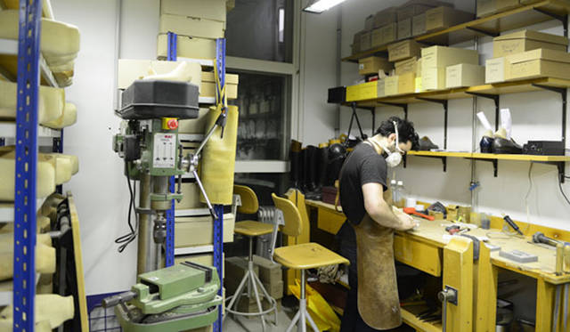 <strong>JOHN LOBB｜ジョンロブ</strong>　アトリエ内部