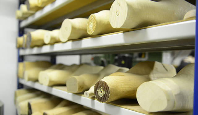 <strong>JOHN LOBB｜ジョンロブ</strong>　アトリエ内部