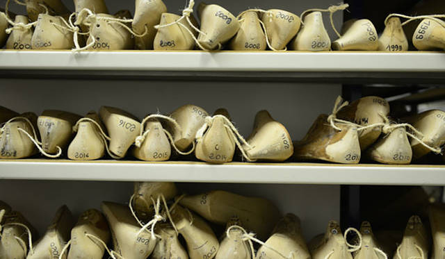 <strong>JOHN LOBB｜ジョンロブ</strong>　アトリエ内部