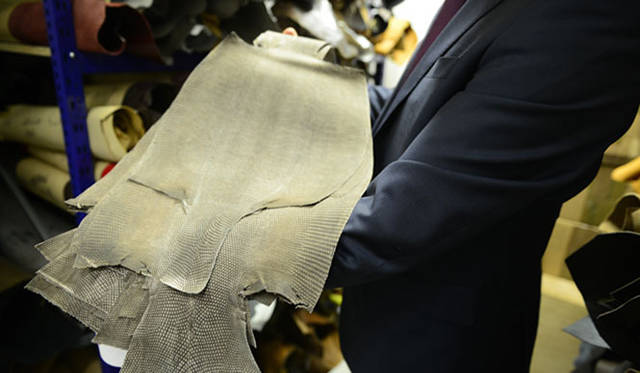 <strong>JOHN LOBB｜ジョンロブ</strong>　アトリエ内部