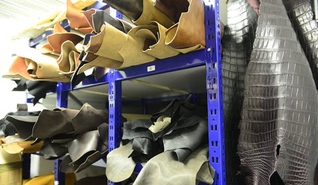 <strong>JOHN LOBB｜ジョンロブ</strong>　アトリエ内部