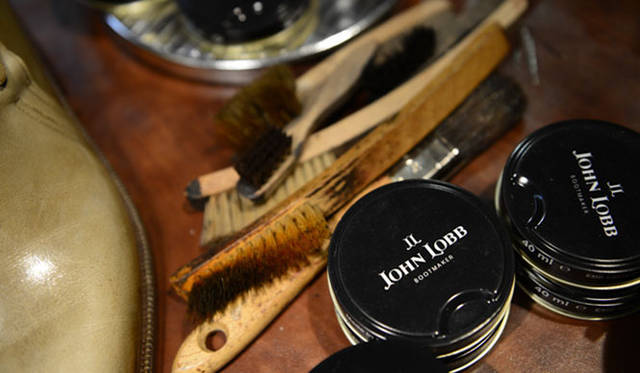 <strong>JOHN LOBB｜ジョンロブ</strong>　アトリエ内部