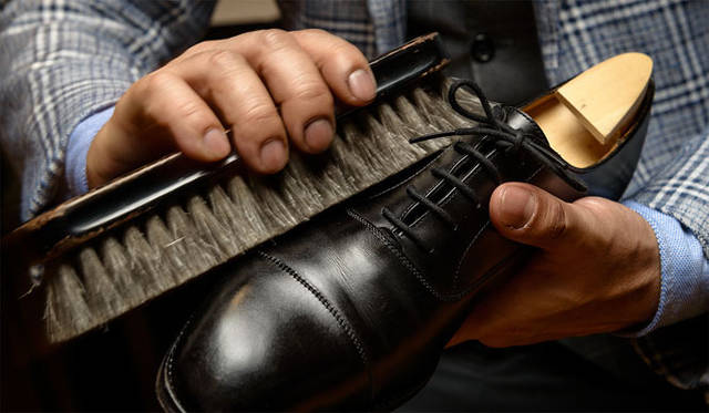 講習会を受講した方には、シューケアグッズの老舗メーカー「コロンブス」からプレゼントもあり