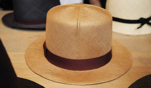 <strong>WORK NOT WORK｜ワーク ノット ワーク</strong>　「WORK NOT WORK URBAN RESEARCH KITTE丸の内店」で帽子エキシビション「HAT NOT HAT - 2014 -」開催