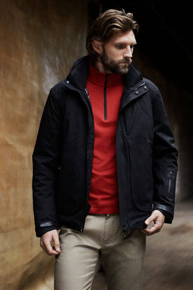 さまざまな救助隊のウェアからインスピレーションを得てデザインされたジャケット。縫い目をすべて塞ぎ、山岳救助で使われているRecco™を搭載したアルテン2レイヤー スキージャケット