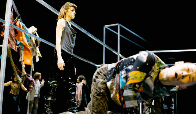 <strong>日本初演「バベル BABEL（words）」</strong>　© Koen Broos