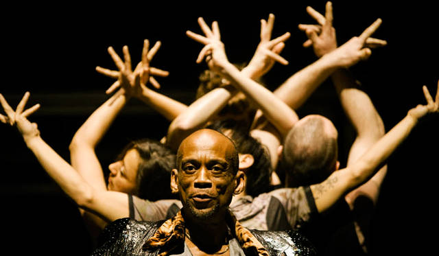 <strong>日本初演「バベル BABEL（words）」</strong>　© Koen Broos