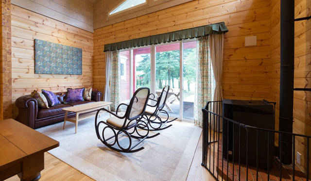 <strong>IDC OTSUKA｜IDC大塚家具</strong>　「ザ・プリンス ヴィラ軽井沢」のヴィラ　テラス/平屋建てタイプ