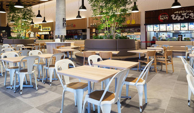 <strong>IDC OTSUKA｜IDC大塚家具</strong>　「軽井沢・プリンスショッピングプラザ」内フードコート