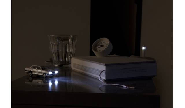 <strong>ART｜原美術館で『「アート・スコープ2012-2014」旅の後もしくは痕』展</strong>　今村遼佑 「風と凪(炭酸水、時計、窓の外)」 2013 年/映像、カラー、サイレント/5 分 18 秒 ©Ryosuke Imamura 