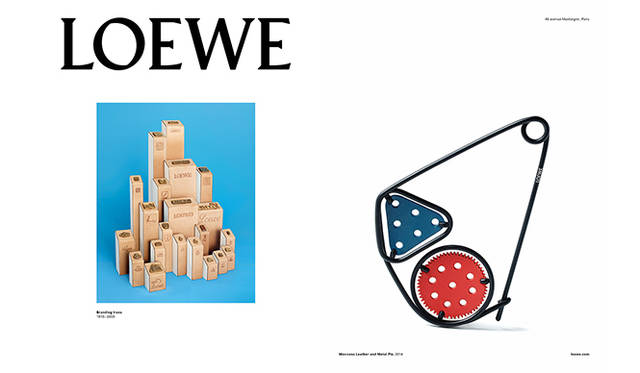 このキャンペーンでは、ロエベのDNAを強調する歴史的なアイテムもフィーチャーしている。レザーにエングレーヴィングする際に使われるブロンズ製の刻印の、1世紀にも及ぶコレクションをビジュアルへ使用。ブランドの進化と不変のモダニティをパワフルに描き出す。対照的な印象でとなりに並ぶのは、イギリスのトイメーカー「Meccano（メカノ）」の組立模型がもつフォルムやカラーに、ジョナサン・アンダーソンならではの解釈をくわえた新作