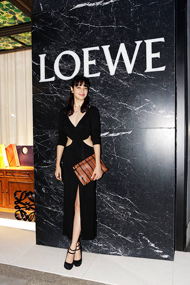 オープニング レセプションへ来場したモデルの浦浜アリサ