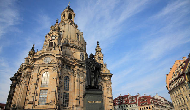 2005年に立て直された聖母教会（フラウエン教会）