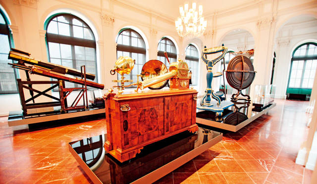 A.ランゲ＆ゾーネのサポートのもと、当時と変わらぬツヴィンガー宮殿内にある「数学・物理サロン」