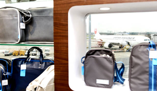 <strong>FLIGHT 001｜フライトワン</strong>　羽田空港 国内線第1旅客ターミナル2階 出発ゲートラウンジ南ウィング「イセタン羽田ストア（レディス）ターミナル1」内「FLIGHT 001 イセタン 羽田ストア（レディス）店」