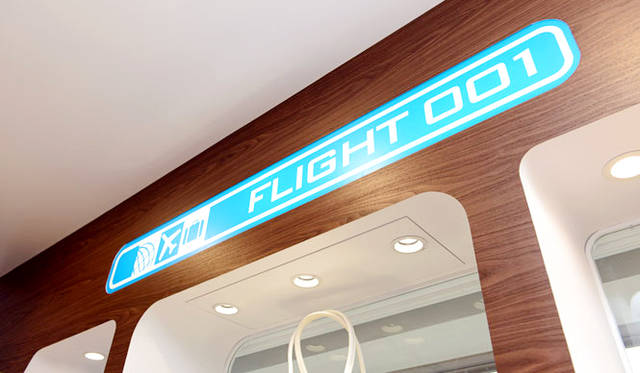 <strong>FLIGHT 001｜フライトワン</strong>　羽田空港 国内線第1旅客ターミナル2階 出発ゲートラウンジ南ウィング「イセタン羽田ストア（レディス）ターミナル1」内「FLIGHT 001 イセタン 羽田ストア（レディス）店」