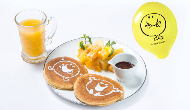 <strong>「SUNDAY JAM × MR. MEN LITTLE MISS CAFE(サンデージャム×ミスターメン リトルミス カフェ)」</strong><br>MR.HAPPYのKIDSパンケーキ1080円　© 2014 THOIP