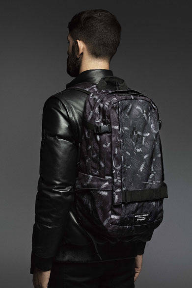 「BACKPACK」ALLOVER SNAKE　3万9960円（マルセロ・ブロン×イーストパック）