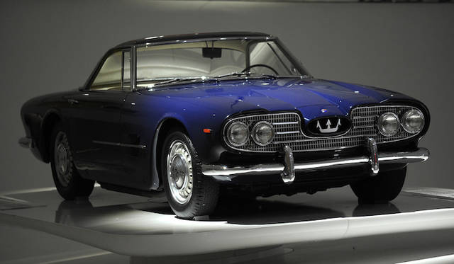 “4つのドア”の意味を持つ、マセラティの4ドアセダン「クアトロポルテ」の初代モデル。1963年から1971年にかけて製造された