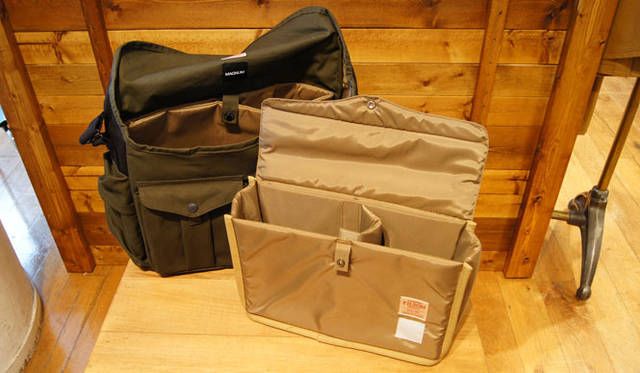 <strong>FILSON｜フィルソン</strong>　FILSON+MAGNUM PHOTOS「McCurry Sportsman Bag（マッカリー スポーツマン バッグ）」［W40×H24×D20cm］5万6500円