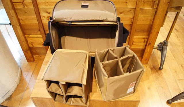 <strong>FILSON｜フィルソン</strong>　FILSON+MAGNUM PHOTOS「McCurry Sportsman Bag（マッカリー スポーツマン バッグ）」［W40×H24×D20cm］5万6500円