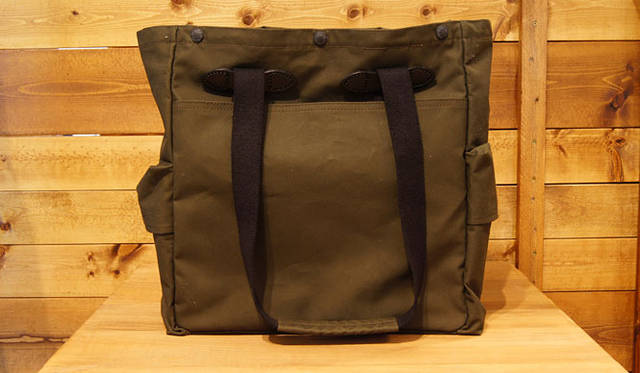 <strong>FILSON｜フィルソン</strong>　FILSON+MAGNUM PHOTOS「McCurry Tote Bag（マッカリー トート バッグ）」［W33×H37×D14cm］3万1500円