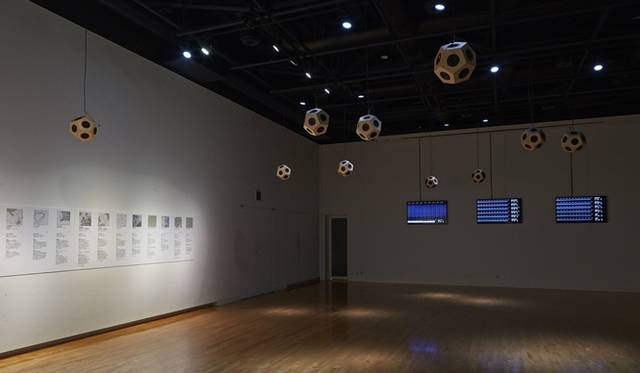 <strong>LOUIS VUITTON｜「札幌国際芸術祭2014」のオフィシャルグランドパートナーに</strong>　Ryuichi Sakamoto + YCAM InterLab “Forest Symphony in Moerenuma” © Kentaro MINAMI（SS）