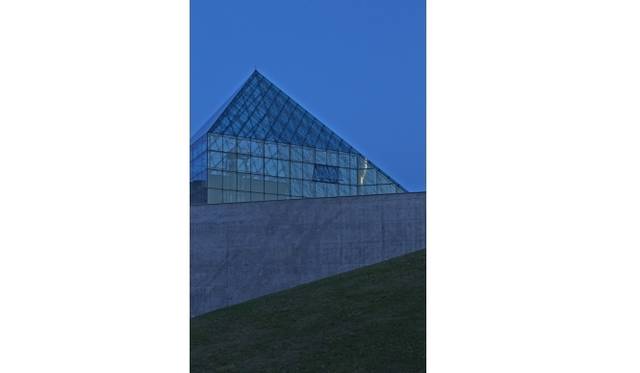 <strong>LOUIS VUITTON｜「札幌国際芸術祭2014」のオフィシャルグランドパートナーに</strong>　会場となるモエレ沼公園のガラスのピラミッド