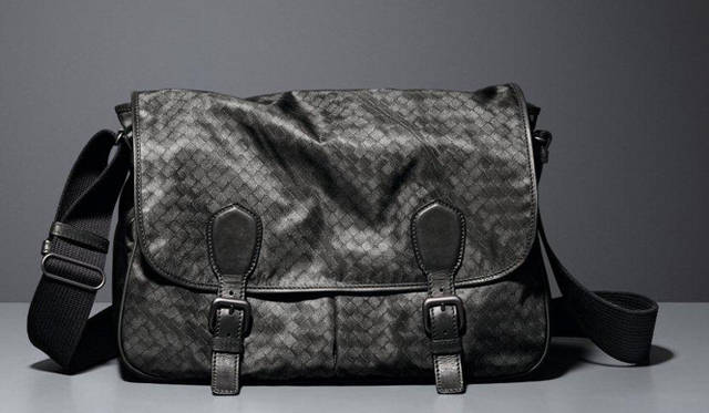 「イントレッチオリュージョン ガルデーナバッグ」［H27×W42×D15cm］ニューダークグレー　19万9800円