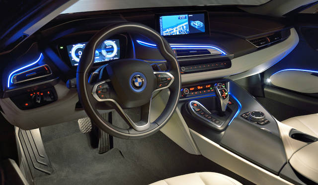 Comfortモードのアンビエントライト（ブルー）。設定で変更も可能 