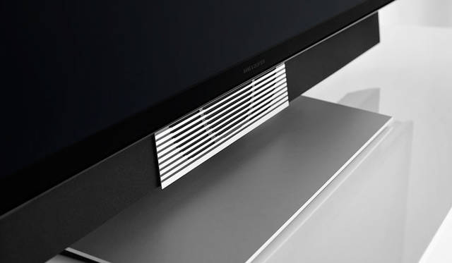 <strong>BANG & OLUFSEN｜バング＆オルフセン</strong>　4K対応液晶テレビ「BeoVision Avant」　3基のツイーターと3基のミッドレンジユニット、2基のベースドライバーユニットの計8基のスピーカー