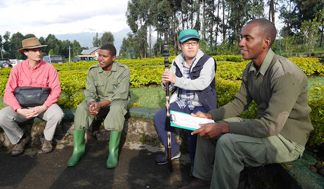 トラッカーと一緒に記念写真